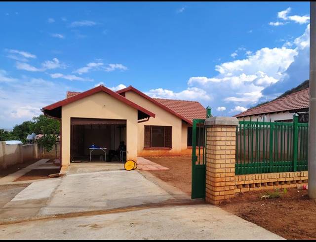 3 BEDROOM HOUSE FOR SALE IN TLHABANE WEST